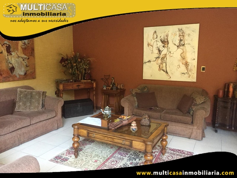 Casa Comercial en Venta a Crédito Sector Av. Primero Mayo Cuenca-Ecuador