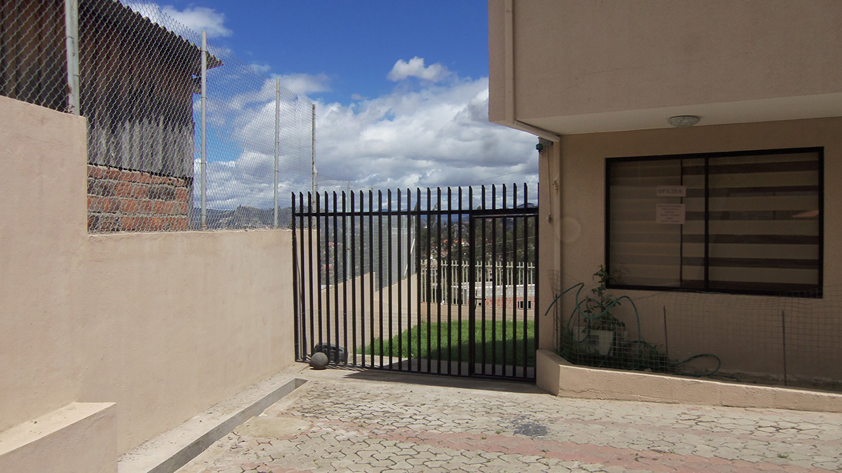 Casa de Venta en Condominio Girasoles N° 16 al Este de Cuenca
