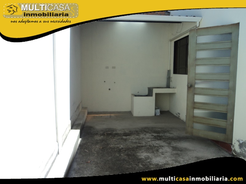 Casa en Venta de Dos Departamentos en Condominio Privado Sector Miraflores Cuenca-Ecuador