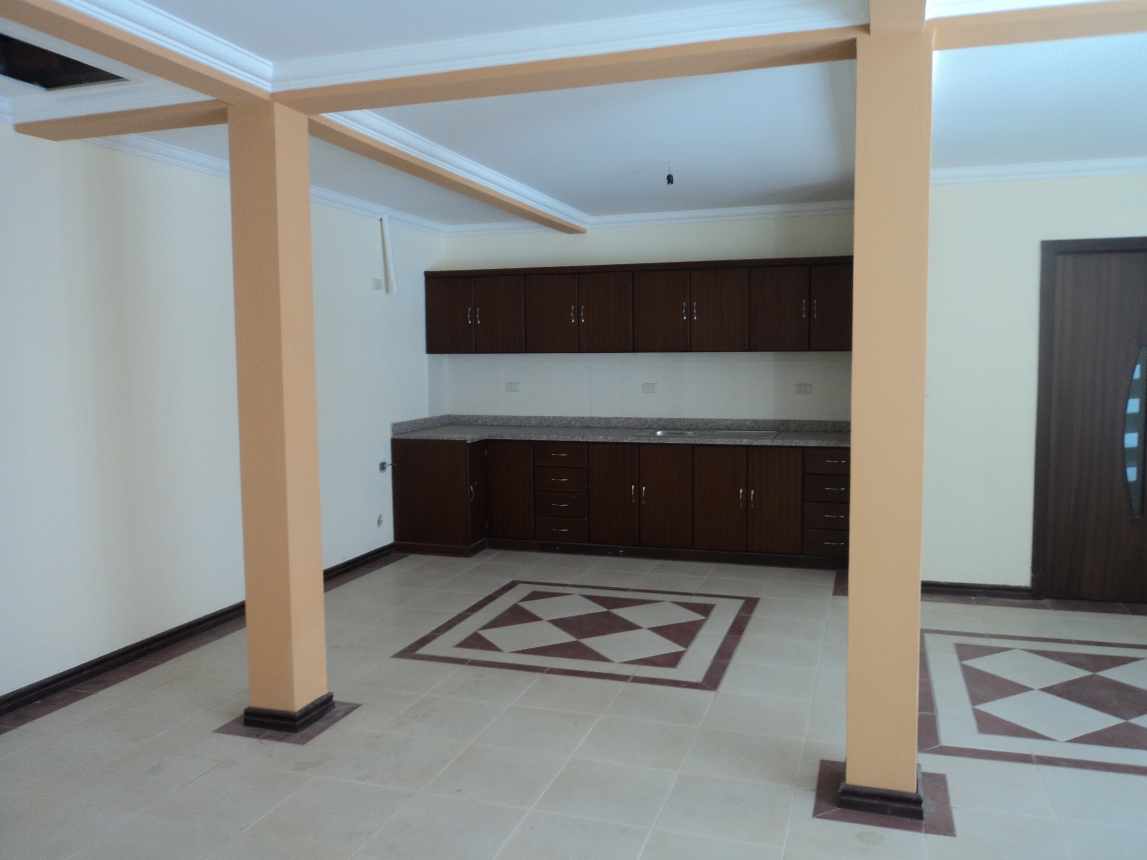 Casa en Venta de Dos Departamentos en Condominio Privado Sector Miraflores Cuenca-Ecuador