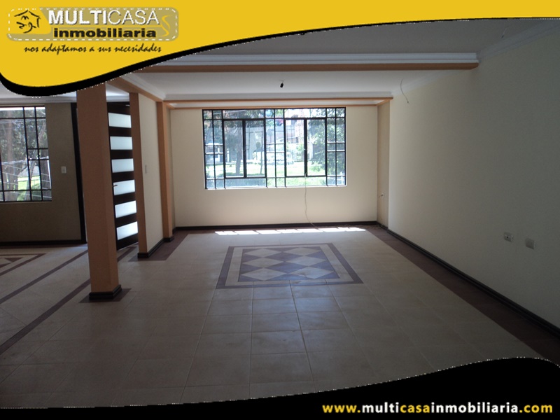 Casa en Venta de Dos Departamentos en Condominio Privado Sector Miraflores Cuenca-Ecuador