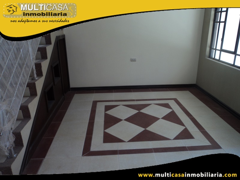 Casa en Venta de Dos Departamentos en Condominio Privado Sector Miraflores Cuenca-Ecuador