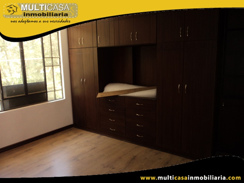 Casa en Venta de Dos Departamentos en Condominio Privado Sector Miraflores Cuenca-Ecuador