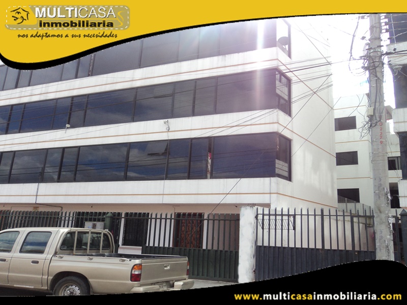Edificio en Venta a Crédito de Cuatro Departamentos Sector Quinta Chica Cuenca-Ecuador