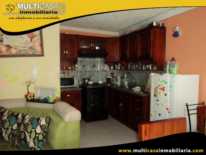 Edificio en Venta a Crédito de Cuatro Departamentos Sector Quinta Chica Cuenca-Ecuador