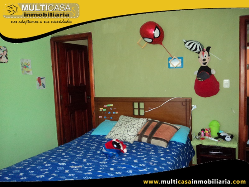 Edificio en Venta a Crédito de Cuatro Departamentos Sector Quinta Chica Cuenca-Ecuador