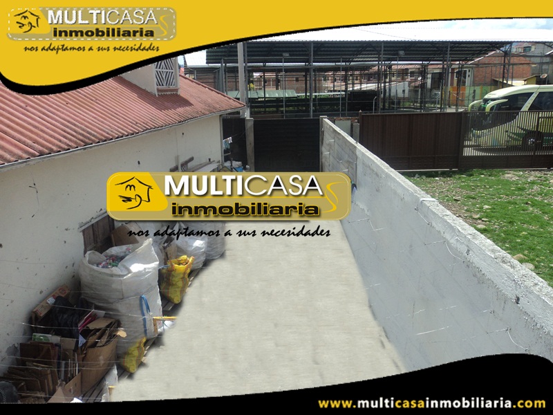Casa Comercial con 12 Habitaciones en Venta a Crédito Sector Jardínes de San Joaquín Cuenca - Ecuador
