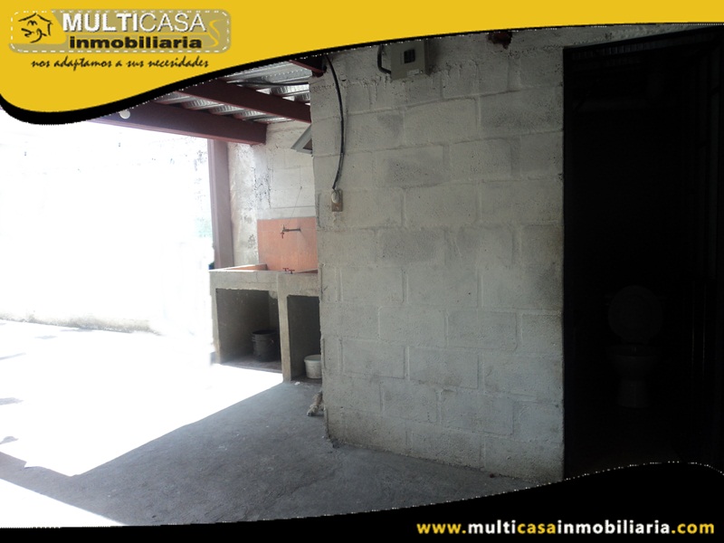 Casa Comercial con 12 Habitaciones en Venta a Crédito Sector Jardínes de San Joaquín Cuenca - Ecuador
