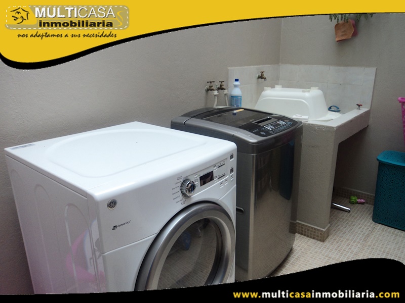 Casa Comercial en Venta a Crédito Sector Narancay Cuenca-Ecuador