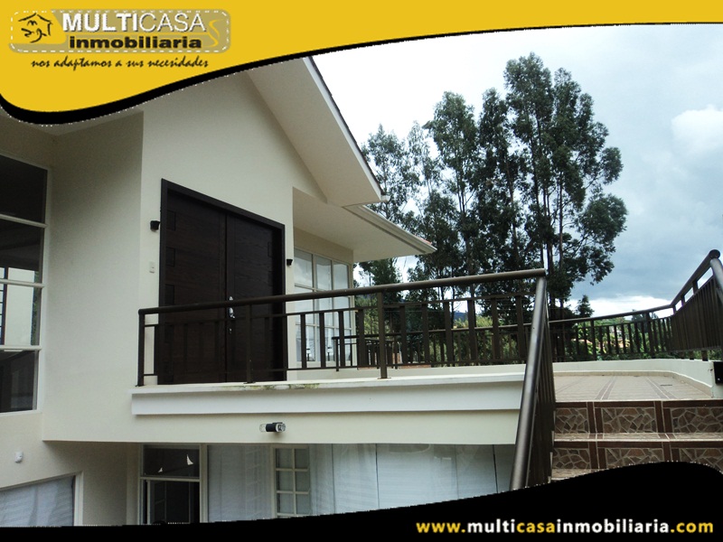 Casa en Venta a Crédito en Urbanización Privada Sector San Joaquín Cuenca-Ecuador