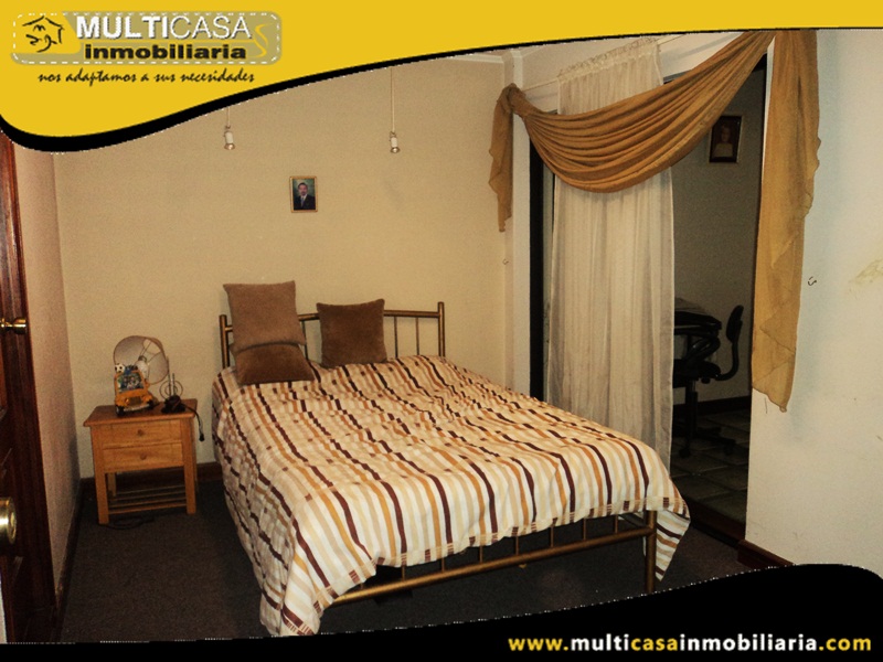 Edificio en Venta a Crédito de Tres Departamentos y Un Local Comercial Sector Héroes de Verdeloma Cuenca - Ecuador