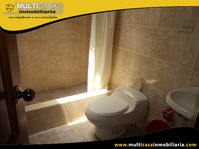 Casa en Venta a Crédito de Dos Departamentos y Dos Suites Sector Narancay Alto Cuenca - Ecuador