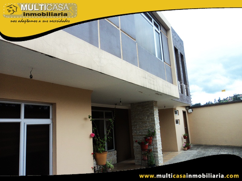 Casa en Venta a Crédito en Condominio Privado Sector Narancay Cuenca-Ecuador