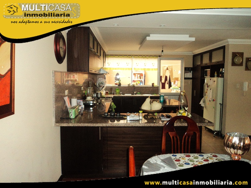 Casa en Venta a Crédito en Condominio Privado Sector Narancay Cuenca-Ecuador