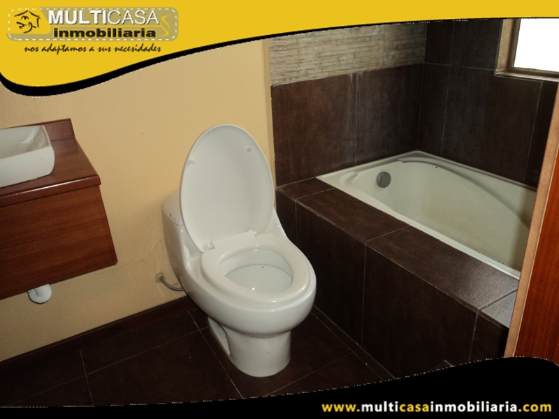 Casa con Terreno en Venta a Crédito Sector Zhullin Azogues-Ecuador