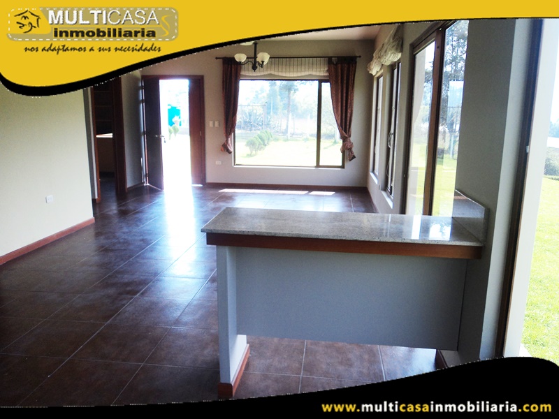 Casa con Terreno en Venta a Crédito Sector Zhullin Azogues-Ecuador