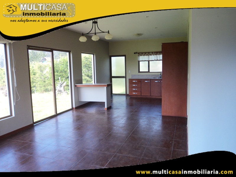 Casa con Terreno en Venta a Crédito Sector Zhullin Azogues-Ecuador