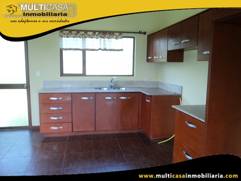 Arriendo Casa con Terreno Sector Zhullin Azogues-Ecuador
