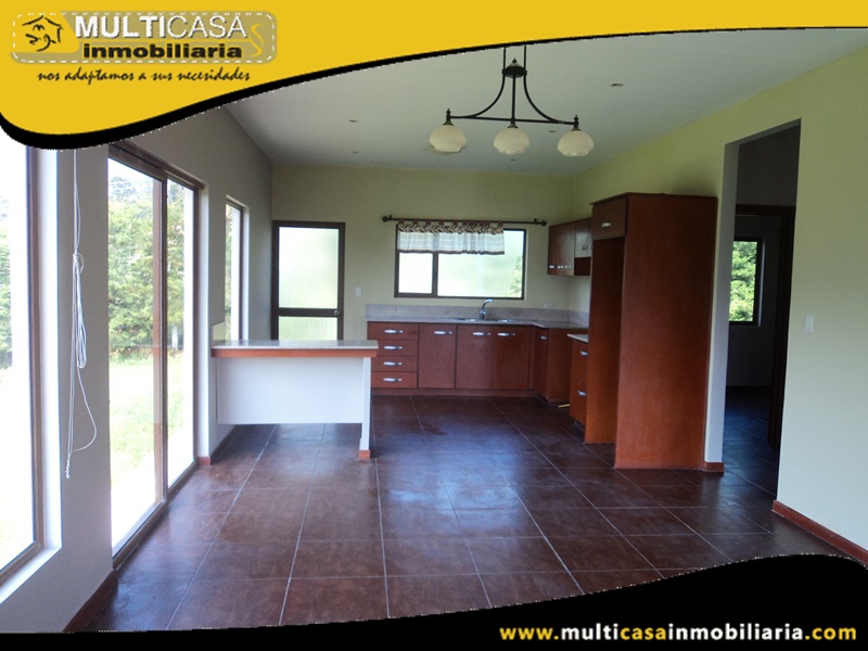 Arriendo Casa con Terreno Sector Zhullin Azogues-Ecuador