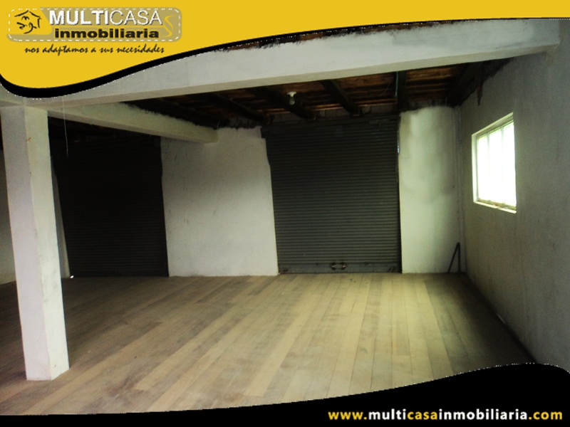 Casa por Terminar de Dos Departamentos con Tres Locales Comerciales  Sector Deleg  Solano - Ecuador