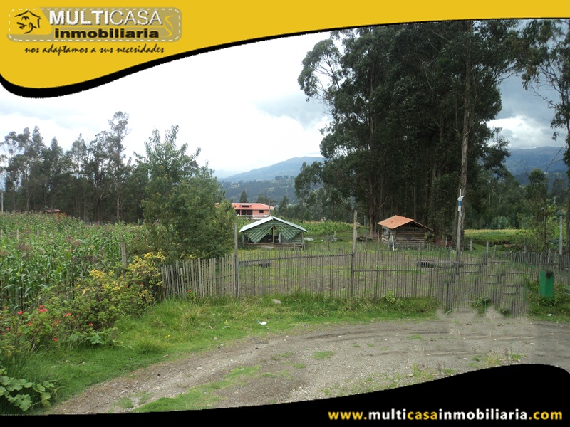 Casa por Terminar de Dos Departamentos con Tres Locales Comerciales  Sector Deleg  Solano - Ecuador