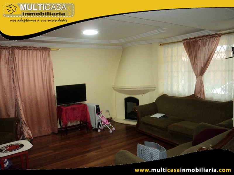 Casa de Tres Pisos más Tres Departamentos en Venta a Crédito Sector Gapal Cuenca-Ecuador