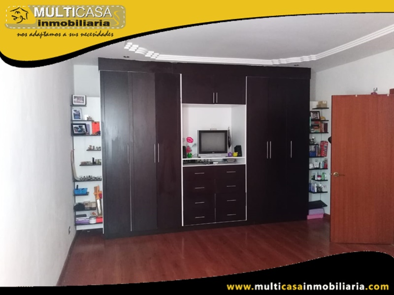 Casa Comercial en Venta a Crédito Sector Los Trigales Cuenca-Ecuador