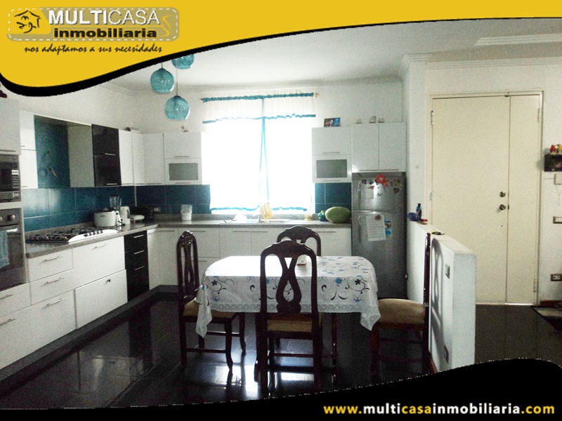 Casa Comercial en Venta a Crédito Sector Los Trigales Cuenca-Ecuador
