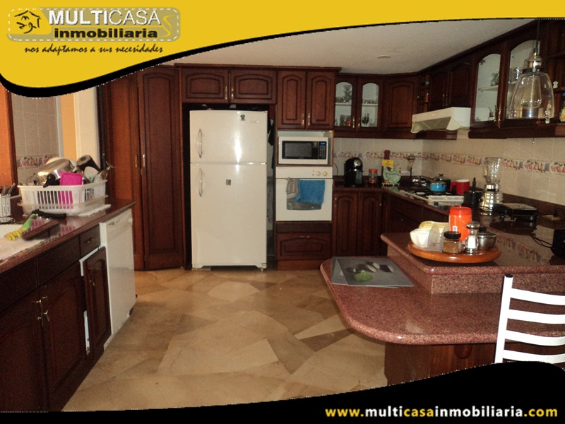 Casa en Venta a Crédito Sector Av. Primero de Mayo Cuenca - Ecuador