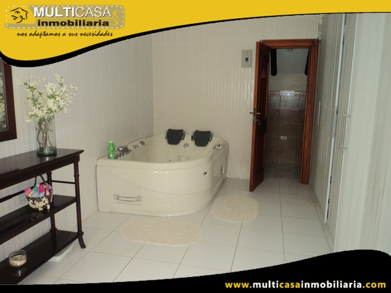 Casa en Venta a Crédito Sector Av. Primero de Mayo Cuenca - Ecuador