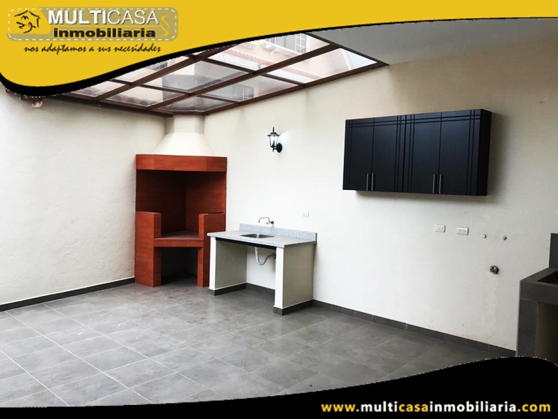 Casa en Venta a Crédito en Condominio Privado Sector Gran Manzana Cuenca - Ecuador