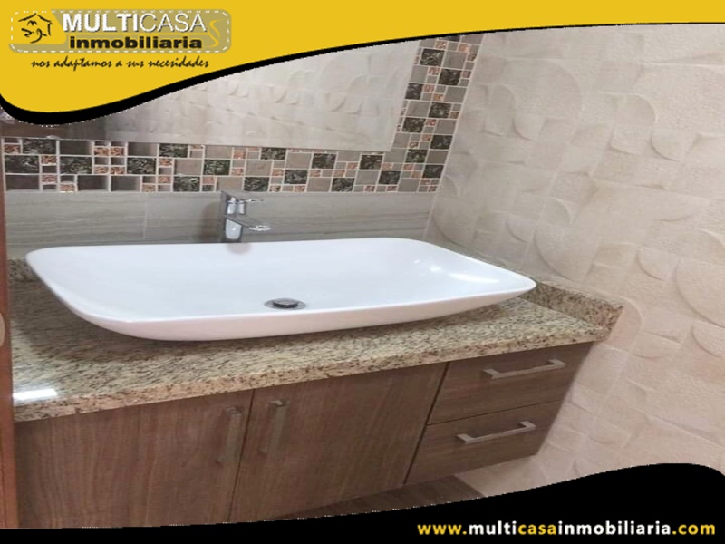 Casa en Venta a Crédito Sector Cdla de los Médicos Cuenca-Ecuador