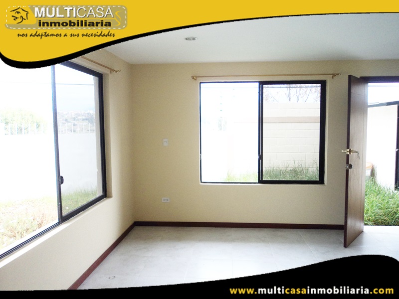 Casa en Venta en Urbanización privada a Crédito Sector el Valle Cuenca Ecuador