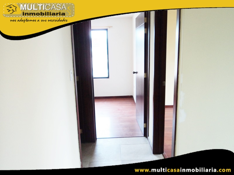 Casa en Venta en Urbanización privada a Crédito Sector el Valle Cuenca Ecuador