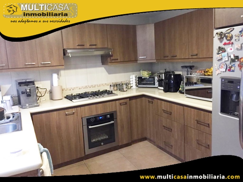 Casa en Venta a Crédito  Sector Puertas  Del  Sol - Cuenca - Ecuador