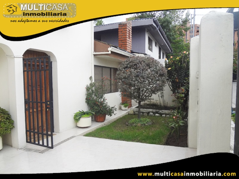 Casa Comercial en Venta a Crédito Sector Calle Arrayanes y Alamos Cuenca-Ecuador