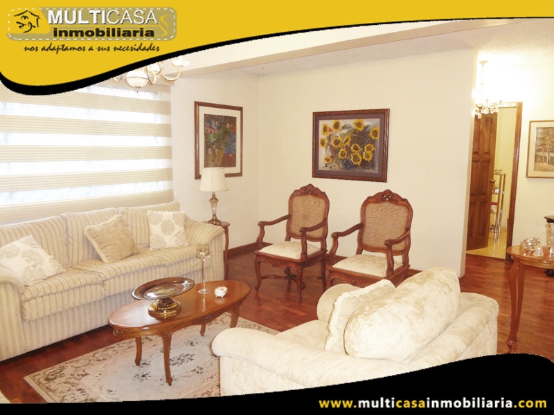 Casa Comercial en Venta a Crédito Sector Calle Arrayanes y Alamos Cuenca-Ecuador