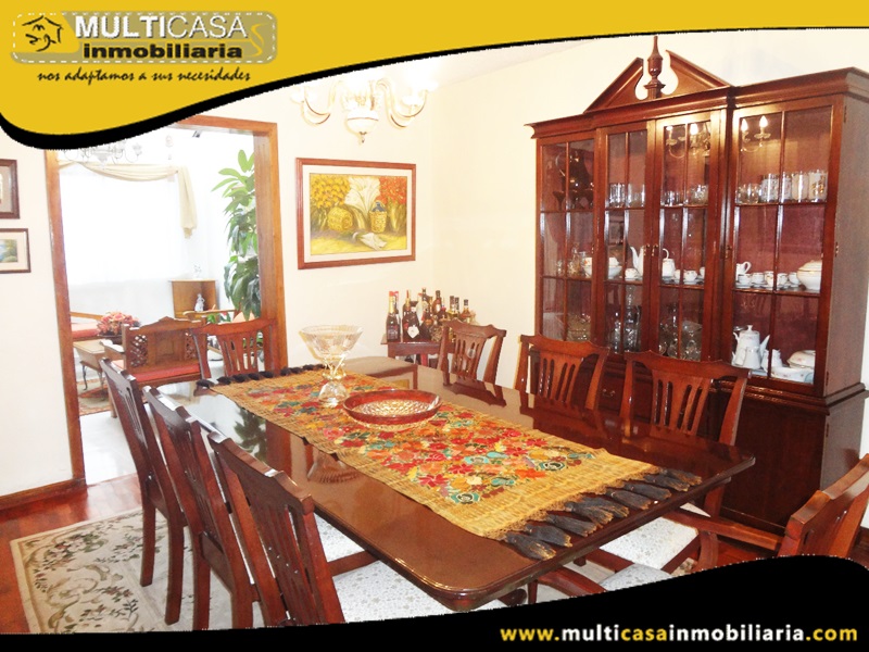 Casa Comercial en Venta a Crédito Sector Calle Arrayanes y Alamos Cuenca-Ecuador