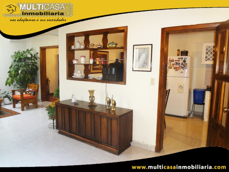 Casa Comercial en Venta a Crédito Sector Calle Arrayanes y Alamos Cuenca-Ecuador