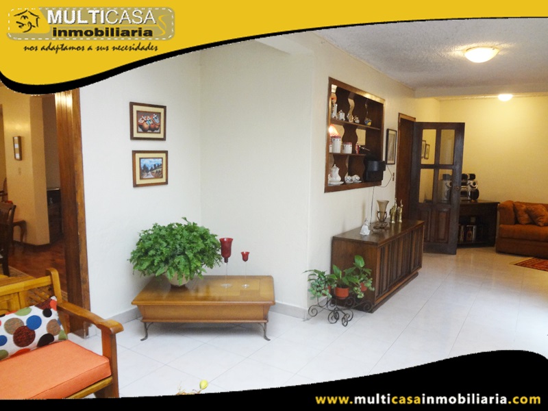Casa Comercial en Venta a Crédito Sector Calle Arrayanes y Alamos Cuenca-Ecuador