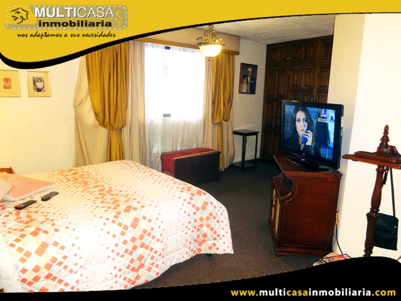 Casa Comercial en Venta a Crédito Sector Calle Arrayanes y Alamos Cuenca-Ecuador
