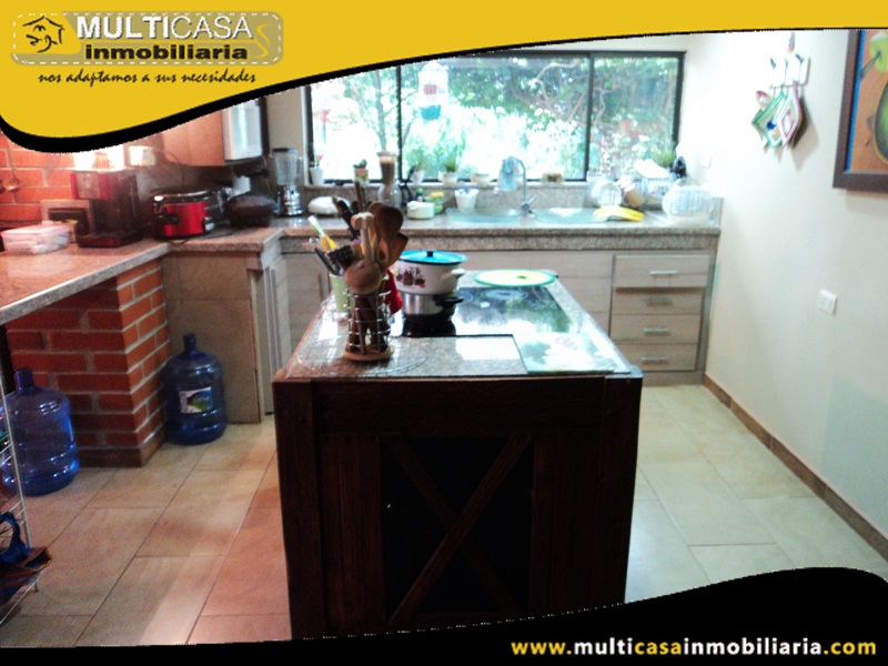 Casa de Tres Departamentos en Venta a Crédito Sector Zhullin- Azogues-Ecuador