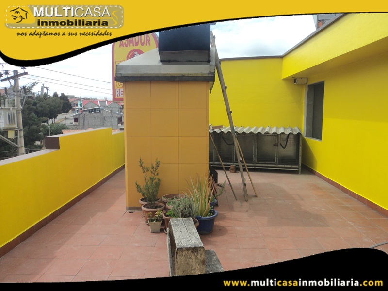 Casa Comercial en Venta Incluye Negocio a Crédito Sector Azogues-Ecuador