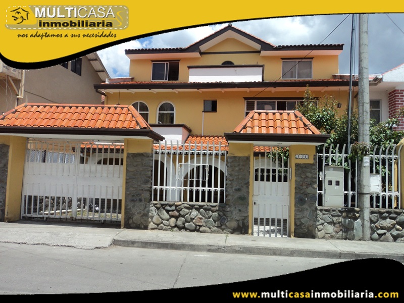Casa Rentera en Venta a Crédito de Tres Departamentos Sector 10 de Agosto Cuenca-Ecuador