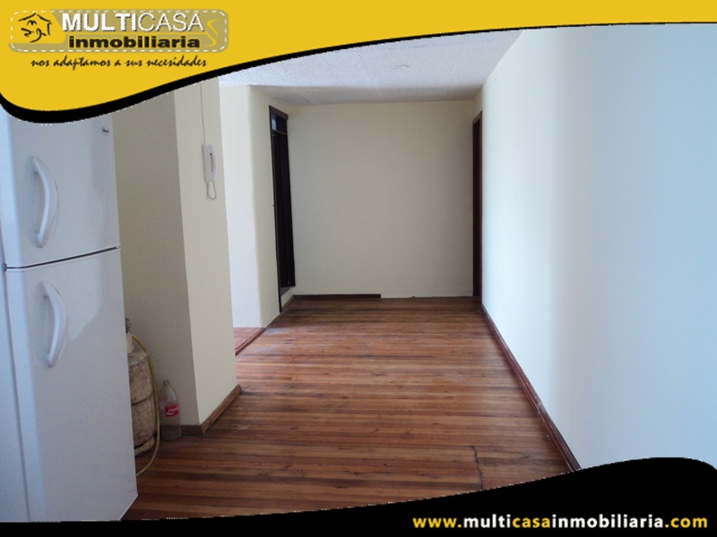 Casa Rentera en Venta a Crédito de Tres Departamentos Sector 10 de Agosto Cuenca-Ecuador