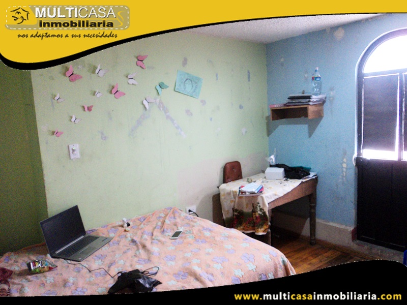 Casa Rentera en Venta a Crédito de Tres Departamentos Sector 10 de Agosto Cuenca-Ecuador