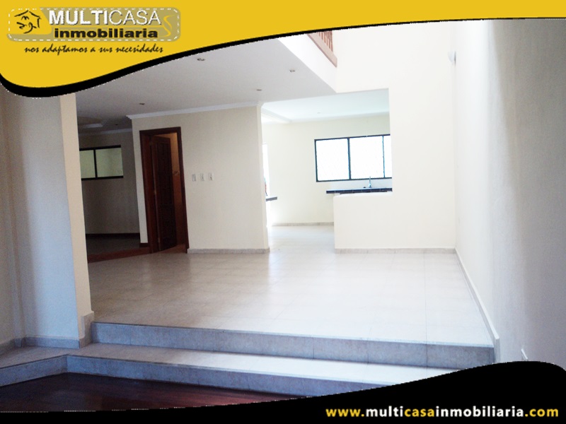 Casa en Venta a Crédito Sector Cdla. Simón Bolívar Cuenca-Ecuador