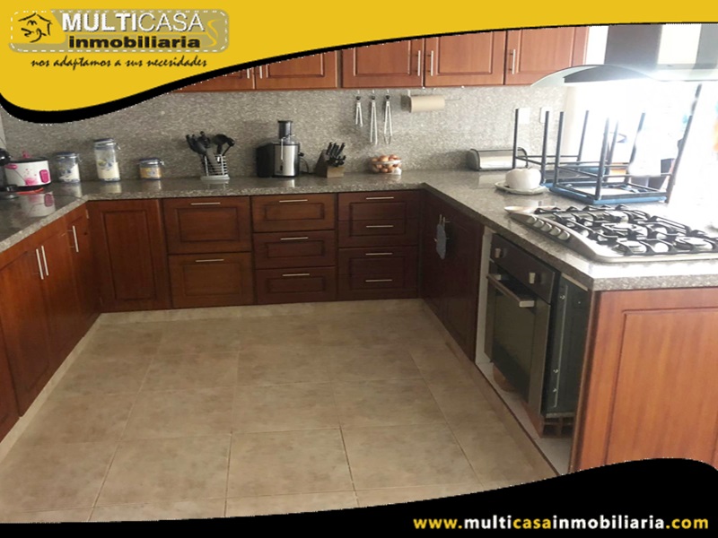 Casa en Venta a Crédito Sector Racar Cuenca-Ecuador