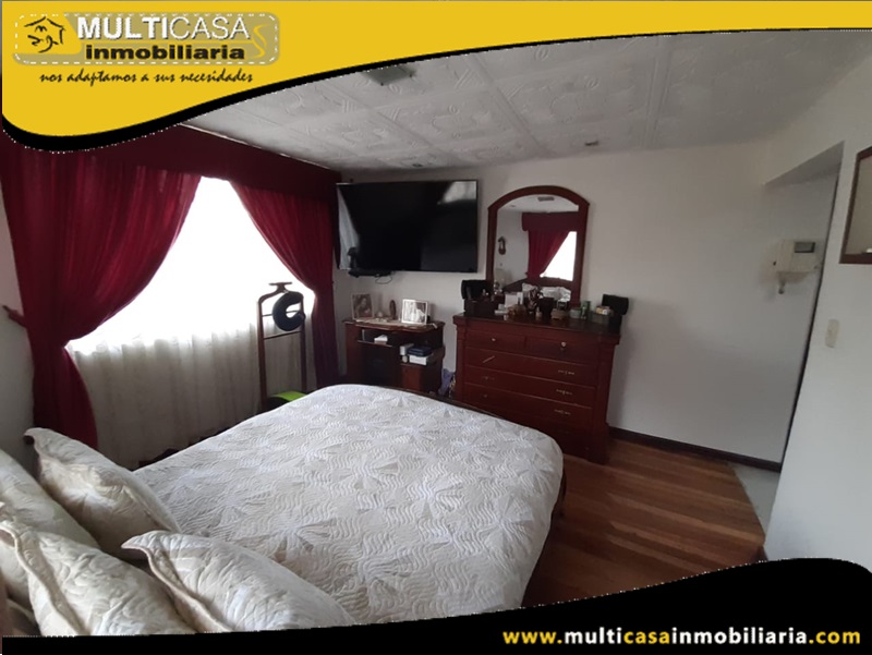 Casa Comercial de dos Departamentos y Amplio Espacio Verde a Crédito  Sector Uncovia Cuenca -Ecuador