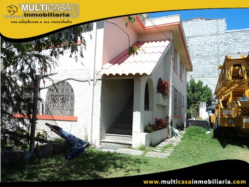 Terreno Comercial con Casa de dos departamentos en Venta a Crédito Sector Totoracocha Cuenca-Ecuador